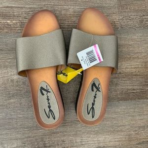Womens sandals